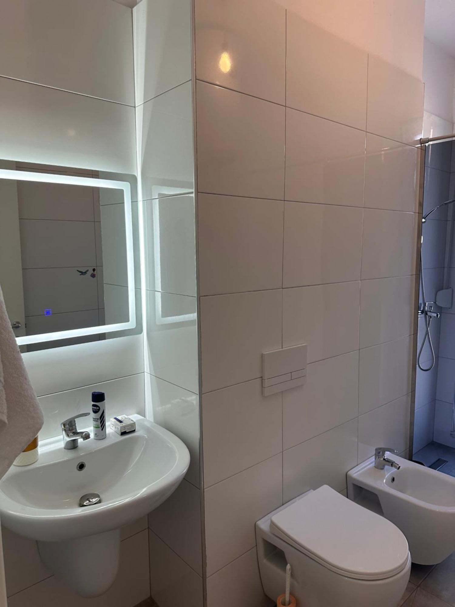 Bratti'S Apartment Near Tirana Center And Mother Teresa Airport Ngoại thất bức ảnh
