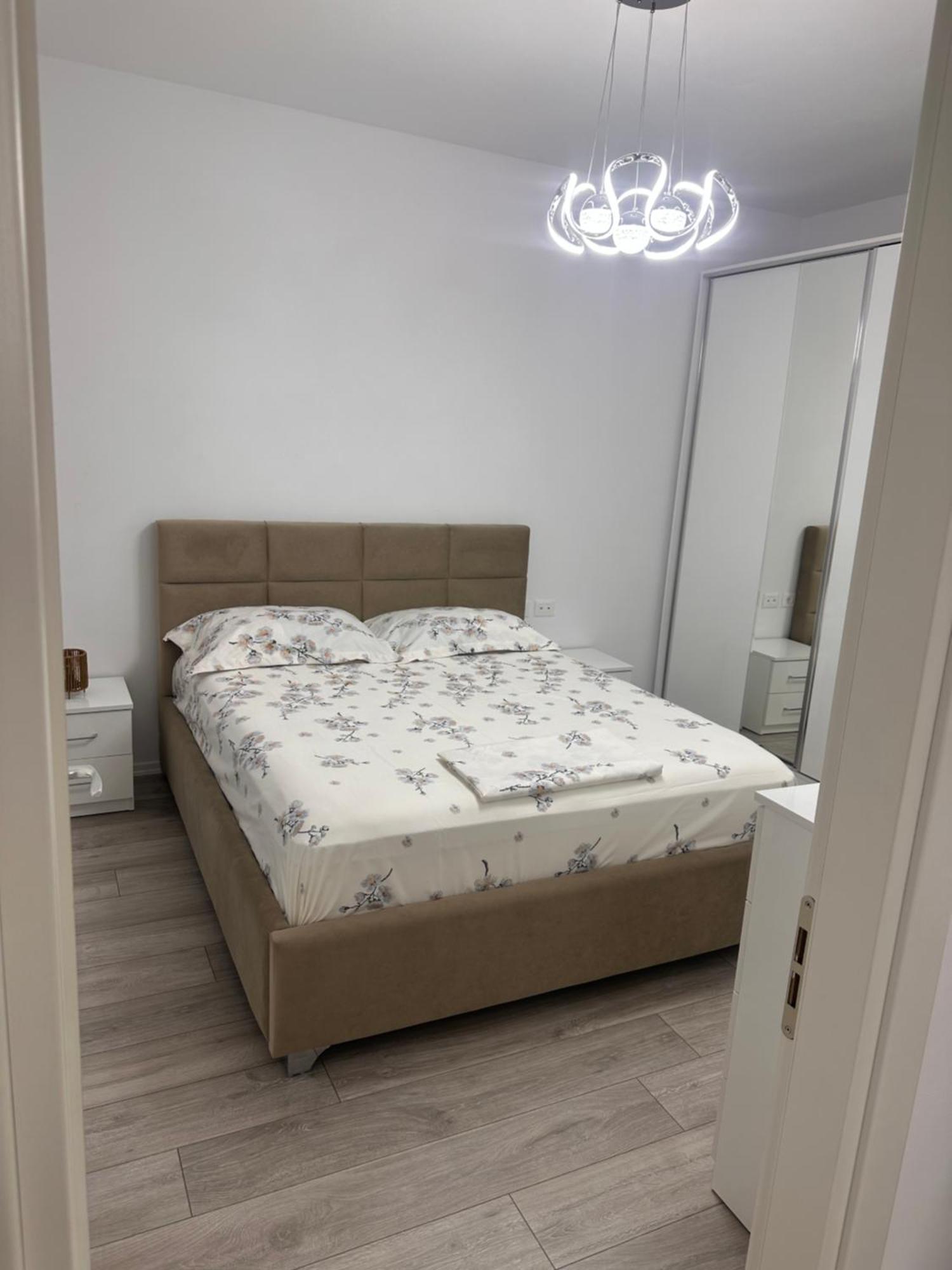 Bratti'S Apartment Near Tirana Center And Mother Teresa Airport Ngoại thất bức ảnh